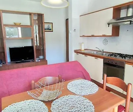 Apartman Tra Lerici E Versilia